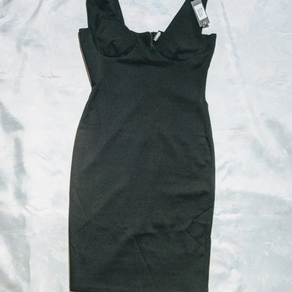 NY narrative black dress